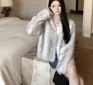 2024 New Women's Fur Mao Mao collar is comfortable, soft, and environmentally friendly, releasing fox fur for a young and new fur coat for women