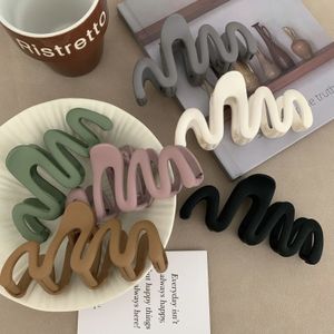 Headwear Hair Accessories Trendy Curve Matt Claw Clip Large Shark Crab Clips Women Ins Female Back of Head Hairpin 231130