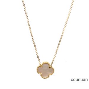 Van Clover Bracelets Jewlery designer for women Clover Necklace silver chain men Simple Flower Rhinestone Necklace fashion Gold Plated doublesided Round Necklace