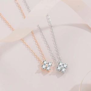 0.4ct Moissanite 목걸이 간단한 4 잎 클로버 펜던트 목걸이 연인을위한 기념일 선물 925 Silver Women 's Jewelry