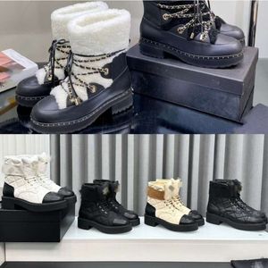 Chanells stövlar Paris Kvinnor Låsande kanal quiltade spetsar upp ankel C -kedja Combat Boot Sherpa Wool Puff Padded Down Upper Snow Booties Chunky Platform Heels utomhus