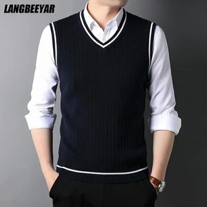 Mäns västar toppkvalitet Autum vintermode märke Slim Fit Knit V Neck tröja Vest Men Trendy Woolen Sleeveless Casual Clothes 231130