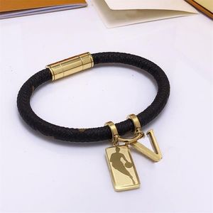 Bracciali in pelle per uomo donna braccialetto con serratura cuore fascino designer braccialetti gioielli237i