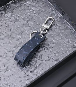 Klassisk zinklegering läder bilnyckelring Vachette CLASP Creative Simple Keychain Pendant Cars Ornament i lager grossist