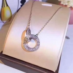 Kvinnor Double Ring Pendant Necklace Love Designer Halsband Full Diamonds Jewelry Titanium Steel Clavicle Chain Lovers Gift242w