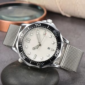 OMG Erkekler İçin İzle Erkek Yüksek Kaliteli Tasarımcı Paslanmaz Çelik Bilek Saatleri Erkekler Erkek Safir Cam Takvim Tarihi Tüm Dial Work Work Quartz Watchs Lüks Marka Saati