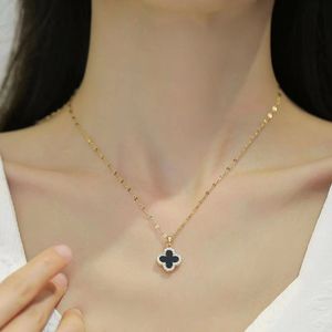 Fashion Pendant Necklaces for Women Elegant 4/Four Leaf Clover Necklace Choker Chains Designer Jewelry 18K Plated Gold Girls Gift