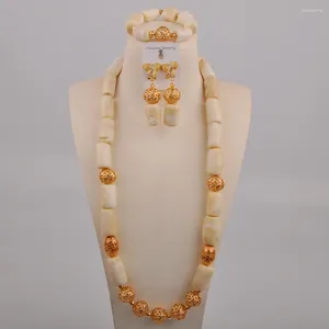 Комплект ожерелья и серег, модные аксессуары для свадебного платья, белые натуральные коралловые бусины, нигерийские женские африканские украшения для невесты, AU-559