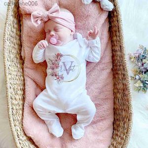 Kläderuppsättningar Personlig krans med namn Baby BabyGrow SleepSuit Custom Newbron Dusch Gift Baby Coming Home Outfit Baby Girl Girl Clotlel231202