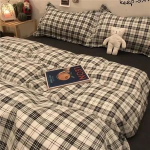 Yatak Setleri Nordic Grid Nevresim Yatma Teşer Yastığı ile Seti 220x240 Yorgan 4pcs3pcs Moda Yorgan Yatağı Keten 231202