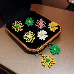 Stud Earrings Trendy Korean Small Fresh Daisy Flower 2023 Fashion 5 Color Geometric Girl Ear Jewelry Gift