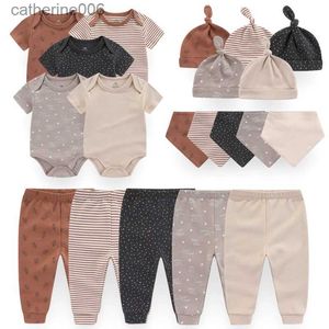 Conjuntos de roupas 2023 Cotton unissex recém -nascido Roupas de menina Bodysuits+Calças+Chapéus+Luvas/Bibs Roupas de menino de menino De desenho animado de cor sólida bebesl231202