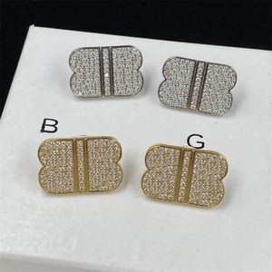 Luxurys Designer Stud Womens Earring Fashion Mens B örhängen smycken Formella kvinnor Shine Diamond Pendant Studs Hoop Ear Rings Weddi281s