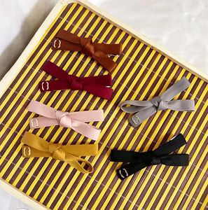 Famoso designer carta grampo de cabelo barrette flor arco estilo clássico para charme womengirls garra de cabelo moda hairpin acessório de cabelo