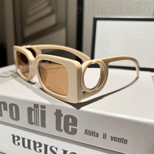 Moda güneş gözlüğü bayan tasarımcıları gölgeler lunette içi boş mektup çerçeve polarize lensler kadınlar için lüks güneş gözlüğü
