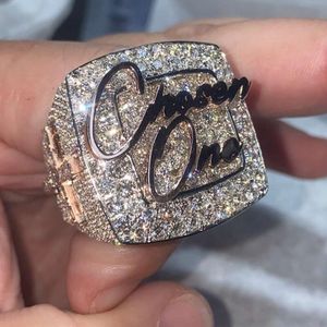 Anello da campionato con diamante Moissanite ghiacciato con lettera iniziale personalizzata per calcio giovanile