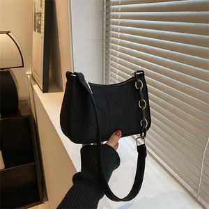 Popular ladies bag diagonal underarm bag women's fashion trend one-shoulder crescent bag 2023 new CCJ3027