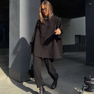 Ponta de duas peças de duas peças, traje casual 2024 Autumn e Winter Sleeved Black Sollow Loose Camise