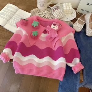 Set 1-9 anni Maglioni lavorati a maglia a maniche lunghe da ragazza Simpatico cartone animato Orso Pullover a fragole Maglione a righe Vestiti Bambini Rosa Top Wear 231202