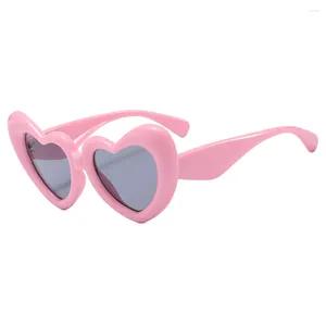 Güneş gözlüğü moda kalp şekli Kadınlar Lüks Vintage Marka Tasarımcısı Şeker Renk Gözlükleri Kadın Y2K UV400 Güneş Gözlükleri