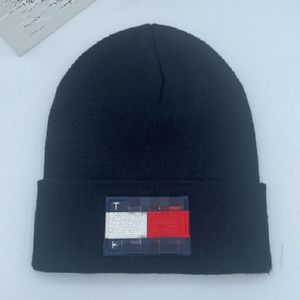 Fabrik direkt gestrickte Feste Farbhüte für Männer und Frauen im Herbst und Winter, europäische und amerikanische E-Commerce-Wolle Kalthüte Casual Baotou Cold Hüte.