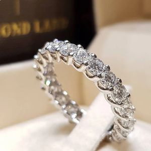 Hochzeit Ringe Iparam Mode Silber Farbe Strass Zirkon Ring Frauen Elegante Einfache Runde Mosaik Kristall Schmuck 6789 231201