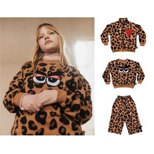 Set di abbigliamento Pantaloni felpa per bambini 2023 Cardigan con cerniera autunno stampa leopardo Stampato amore Gamba dritta con ampia per l'inverno 231202