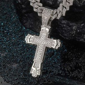 Collane con ciondolo Link cubano Collana croce Catena Iced Out Donna Uomo Lusso Strass Ciondolo Hip Hop Moda Croce Girocollo Collana Gioielli punk T231202