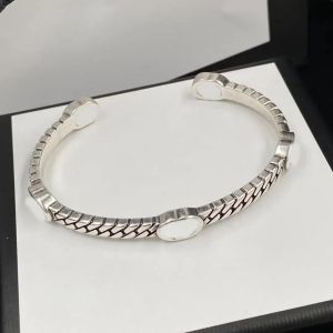 Accessori Bracciale di design classico Gemelli in acciaio al titanio da donna Bracciale con ciondolo a forma di diamante Regalo di moda