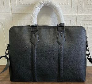 Full Black Real Leather Emfnaced Leather Designer Men Business Portcase Business Bags Män Laptop Väskor med axelbandslåsnyckel 59159 38cm