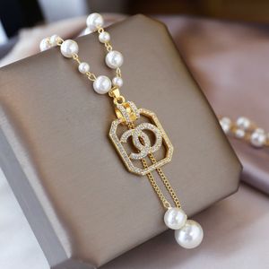 Internet Celebrity Hot Selling Water Diamond Pearl Sweater Chain For Women in Autumn and Winters Mallf Ragrances Tylep Endantlo ngne Cklacenic Hefas Hiondes igntre