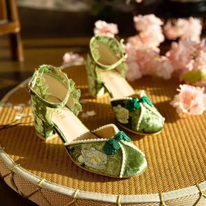 Klädskor kinesisk stil kvinnor 2023 vintage broderade Mary Jane Sandals Green Falbala Elegant High Heels Ladies 231201