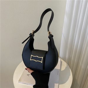 Simple ladies bag fashion crescent saddle bag western style one-shoulder underarm bag 2023 popular new style CCJ3025