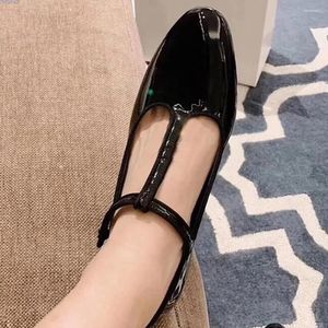 Dress Shoes Classic Straight Strap Women Pumps Round Toe Ankle Buckle Chunky Heels Retro All-match Black Patent Leather