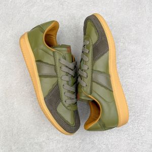 Tasarımcı Kadın Erkekler Sıradan Ayakkabı Çift Koşucu Ayakkabı Ordu Yeşil Deri Sneaker Alman Trainer Açık Mekan Koşu Ayakkabıları Kutu 35-44 ile Düşük Top Sneakers