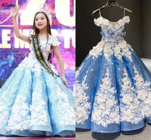 Sky Mavi Parlak Puafeli Küçük Kız Pageant Elbiseleri Güzel 3D El Yapımı Çiçekler Dantel Çocuklar Resmi Parti Giyim Düğün Çiçek Kız Elbiseler Toddler Balo Elbise Cl2988
