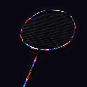 バドミントンラケットUltralight 7U 67G Professional Full Carbon Badminton Racket N90III STRUNG BADMINTON RACQUET 30ポンドグリップとバッグ231201
