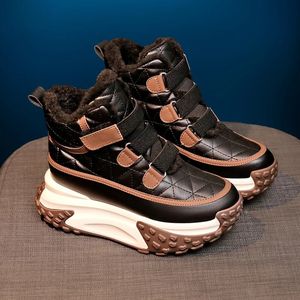 Sapatos de vestido 2023 High Top Mulheres Plataforma de Couro Botas Cunha Salto Escondido Outono e Inverno Quente Fur Plush Sneakers 231201