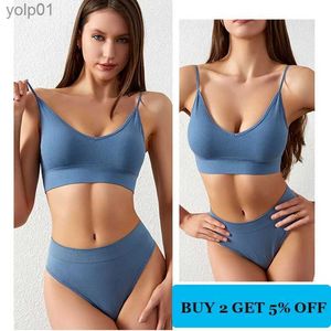 Bras setleri 2023 yeni modaya uygun sırtsız push up iç çamaşırı seti kadınlar dikişsiz sütyen seti seksi g-string fe soft 2pcs kablosuz iç çamaşırı setsl231202