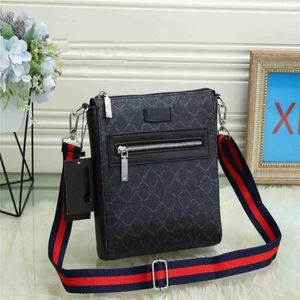 Nowi mężczyźni Style torby na ramię Crossbody Różne rozmiary torebki luksusowe Projektanci torby Pochette Wiele kieszeni 523599 Modna torba posłańca