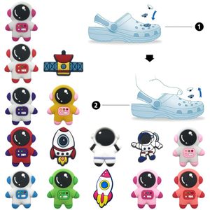 Charms mönster sko charm för clog jibbitz bubbla glider sandaler pvc dekorationer tillbehör Jul födelsedagspresent party gynnar asts oT65r