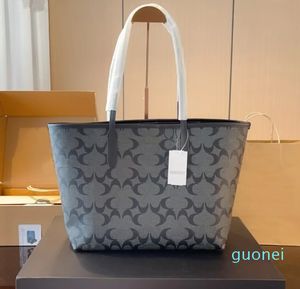 Borsa tote di alta qualità Borsa di lusso Borsa shopping borsa di design con fibbia a ventosa Modello classico Zaino elegante e durevole di grande capacità