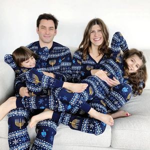 Abiti coordinati per la famiglia Abiti coordinati per la famiglia Vestiti del pigiama della famiglia di Natale Pigiami coordinati per la famiglia di Natale Set Stampa Adulto Bambino Bambino Inverno caldo 231202