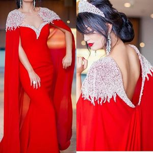 Luxury Crystals Pärlade sjöjungfru aftonklänningar Cape ärmar arabiska långa eleganta formella klänningar sexig backless satin chiffon prom special tillfälle klänning för kvinnor 2024