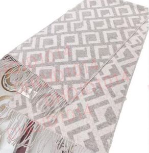 180*70 cm große Größe Frauen gedruckte Stickereien Kaschmirschal Winter Print Foulard Satin Square Head Scarves Frauen Luxusdesigner -Schals Schalen Schals