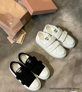 Platforms Flats Shoes 2024 New Arrival Spring Thick Bottom Comfortable Pure Colour Women Sneakers Buckle Casual Canvas Shoes Woman mius slippers