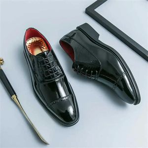 Модельные туфли на плоской подошве 43-44, элегантные белые мужские кроссовки красного цвета для мужчин, спортивные импортные лоферы, идея для посетителей BascXXW3