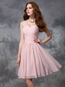 Classic Pink Short Sleeveless Homecoming Dresses Chiffon A-Line Sweetheart Pleated Lace Up Back Knee Length Prom Party Gown for Women