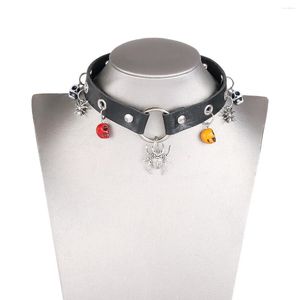 Choker gotisk svart pu läder spindelhalsband för kvinnor halloween fest cosplay skelett nit charms halsband smycken gåva