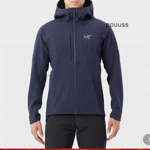 Tasarımcı Arcterys Ceketler Otantik Erkek Arc Paltolar 2023 Sonbahar/Kış Yeni Kuş Su Geçirmez Kapşonlu Yumuşak Kabuk Sakatsız Basınçlı Peluş Peluş Sıcak Ceket
